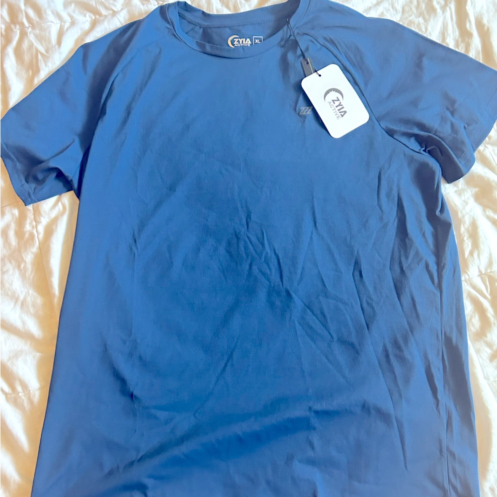 Zyia men’s tshirt size XL